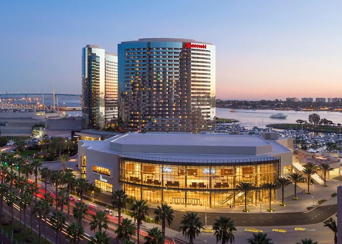 Hotels with pool Marriott Marquis San Diego Marina