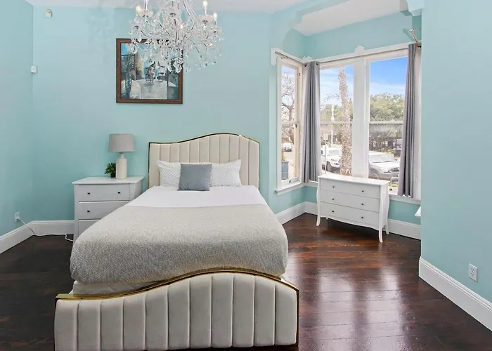 1900'S Victorian Home Sleeps 22 8Bdrm 3Bath