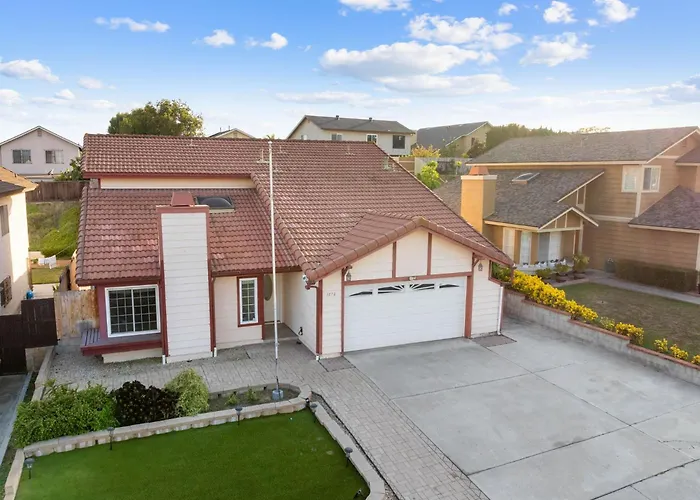 Spacious 4Br Oasis With Pool Table And Spa